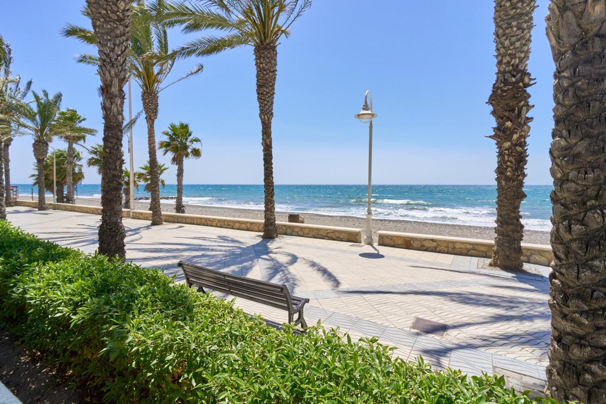 Apartamento Primera Linea Playa ألغاروبو - كوستا المظهر الخارجي الصورة