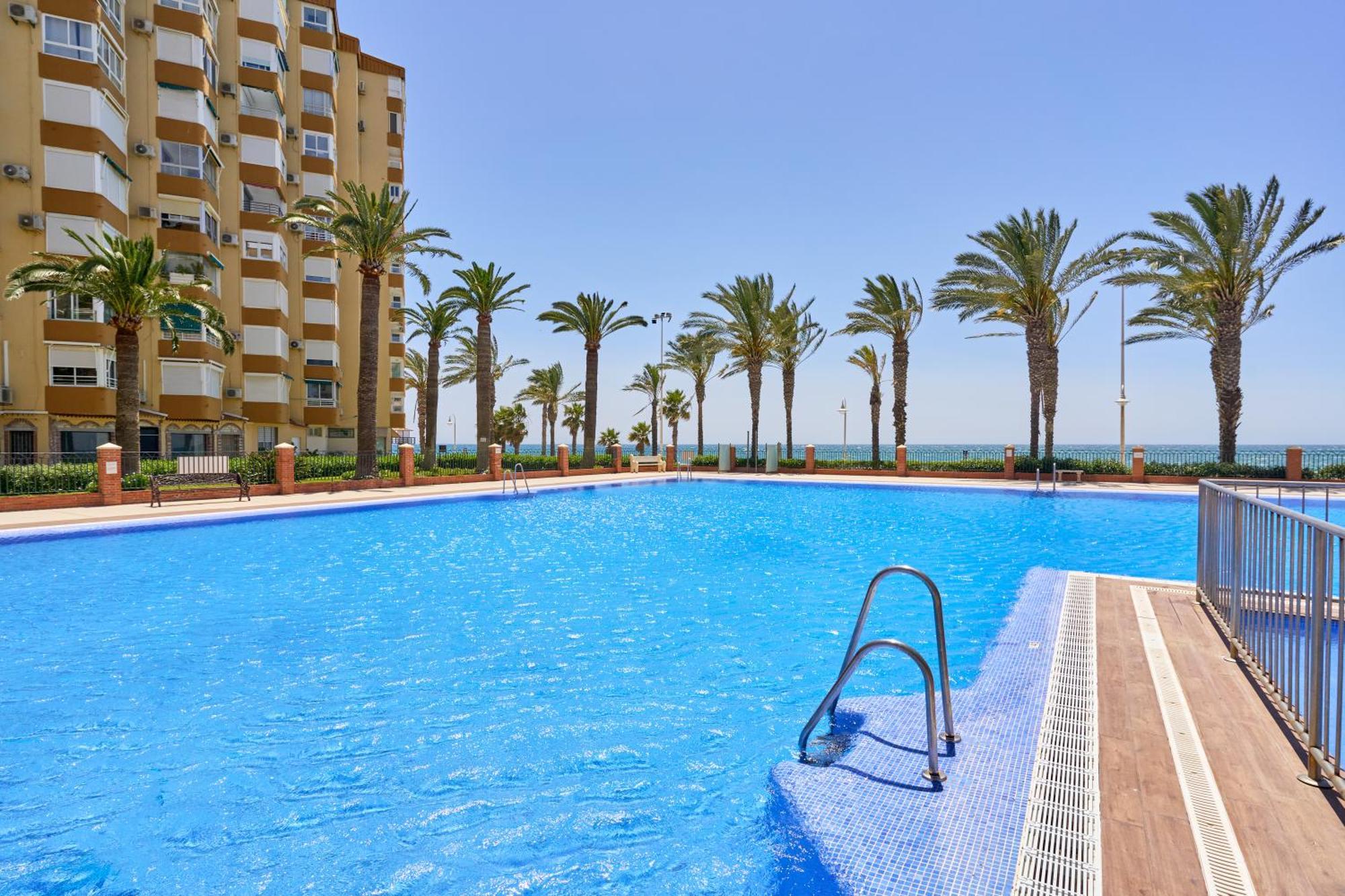 Apartamento Primera Linea Playa ألغاروبو - كوستا المظهر الخارجي الصورة